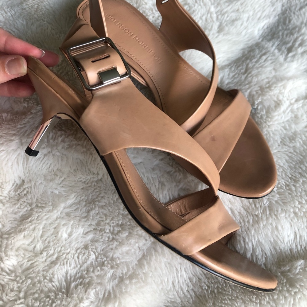 Sigerson Morrison Nude kitten heels